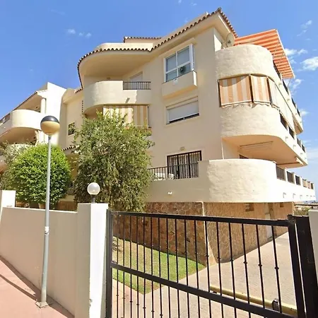 Relax With Ocean Views, Pool, And Garage Apartment